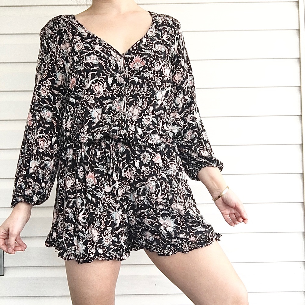 Black floral tie waist flowy boho romper jumpsuit